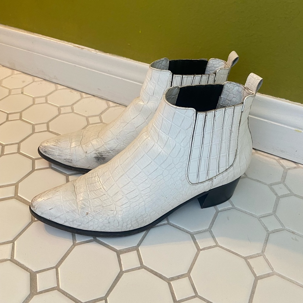 Modern Vice white ankle boot size 37